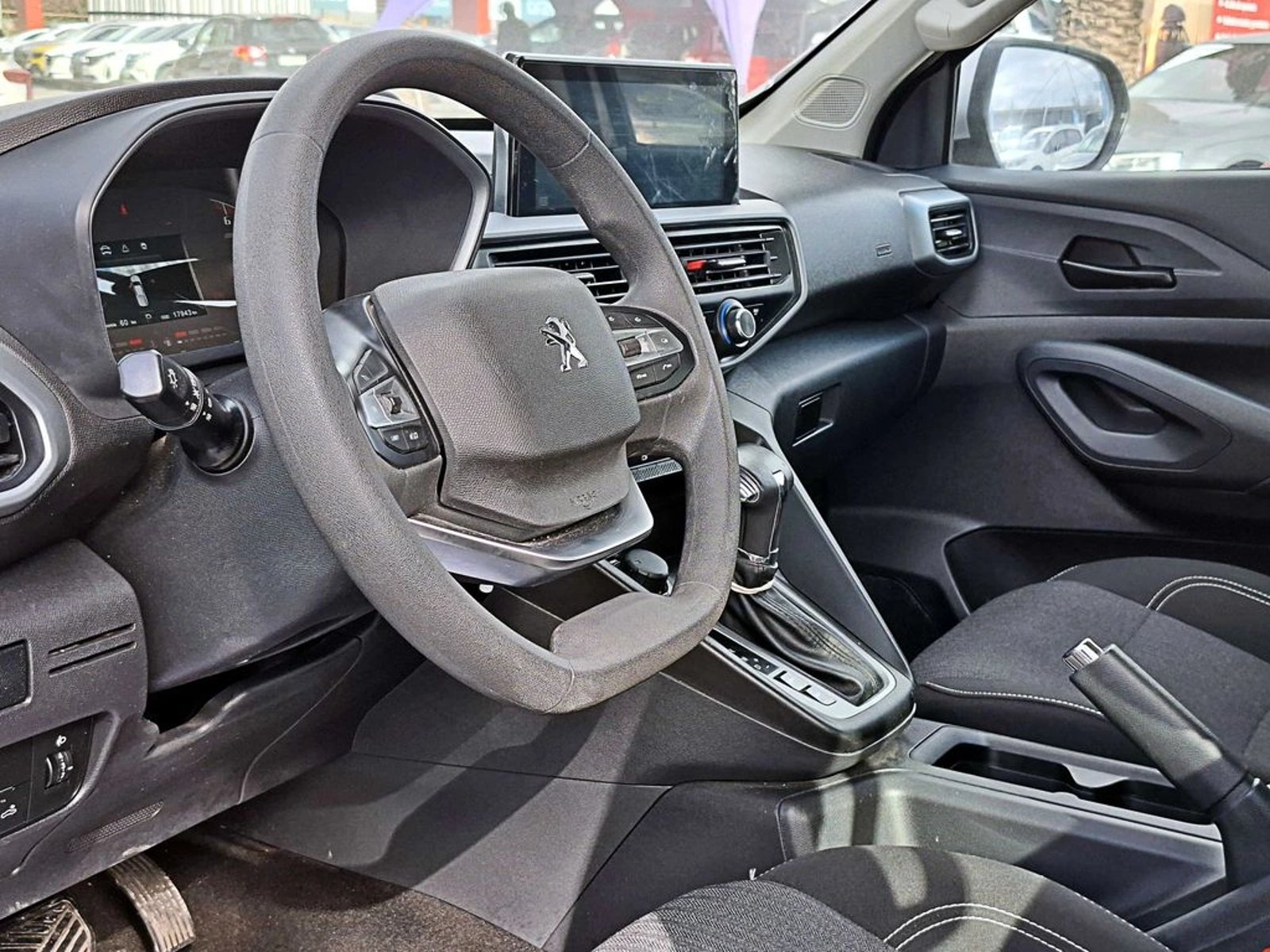 Peugeot LANDTREK 2.2 ACTIVE BLUEHDI DIESEL 4X4 AT 4P 2025 - Imagen 10 de 20
