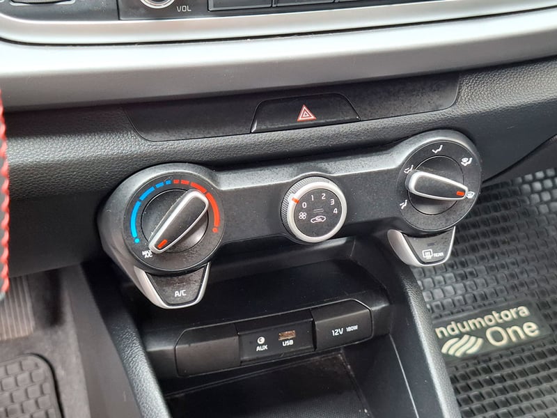 Kia RIO 4 LX 1.4L 6MT AC 2020 - Imagen 16 de 20