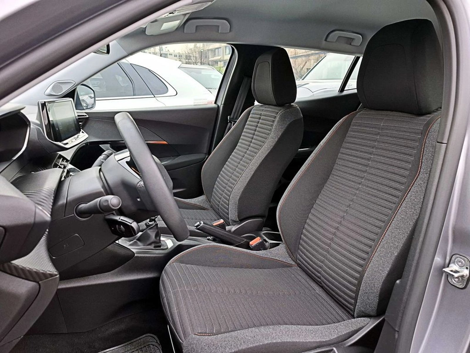 Peugeot 2008 1.2 ACTIVE PURETECH 130 4X2 MT 5P 2022 - Imagen 10 de 18