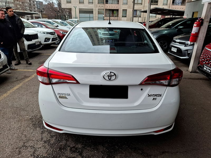 Toyota YARIS SEDAN 1.5 XLI C 2022 - Imagen 5 de 20