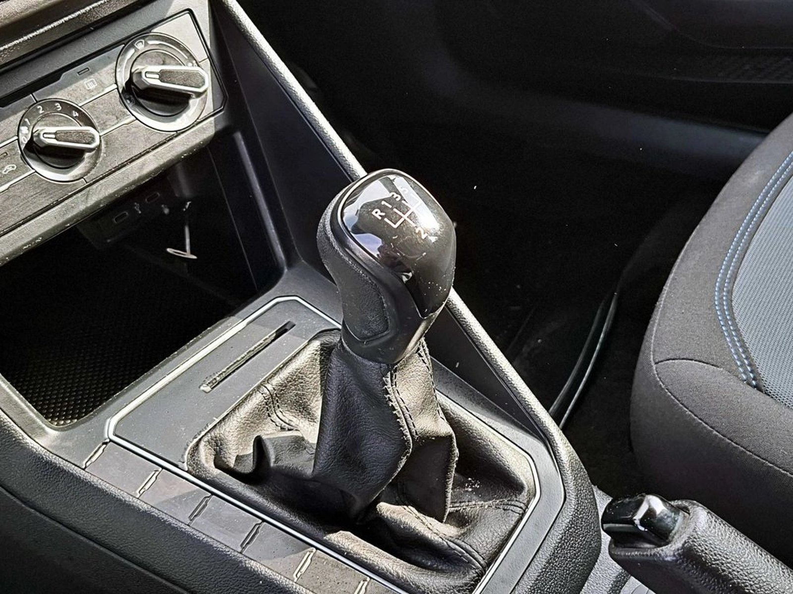 VOLKSWAGEN NIVUS 1.0 TSI HIGHLINE AT 2023 - Imagen 19 de 19