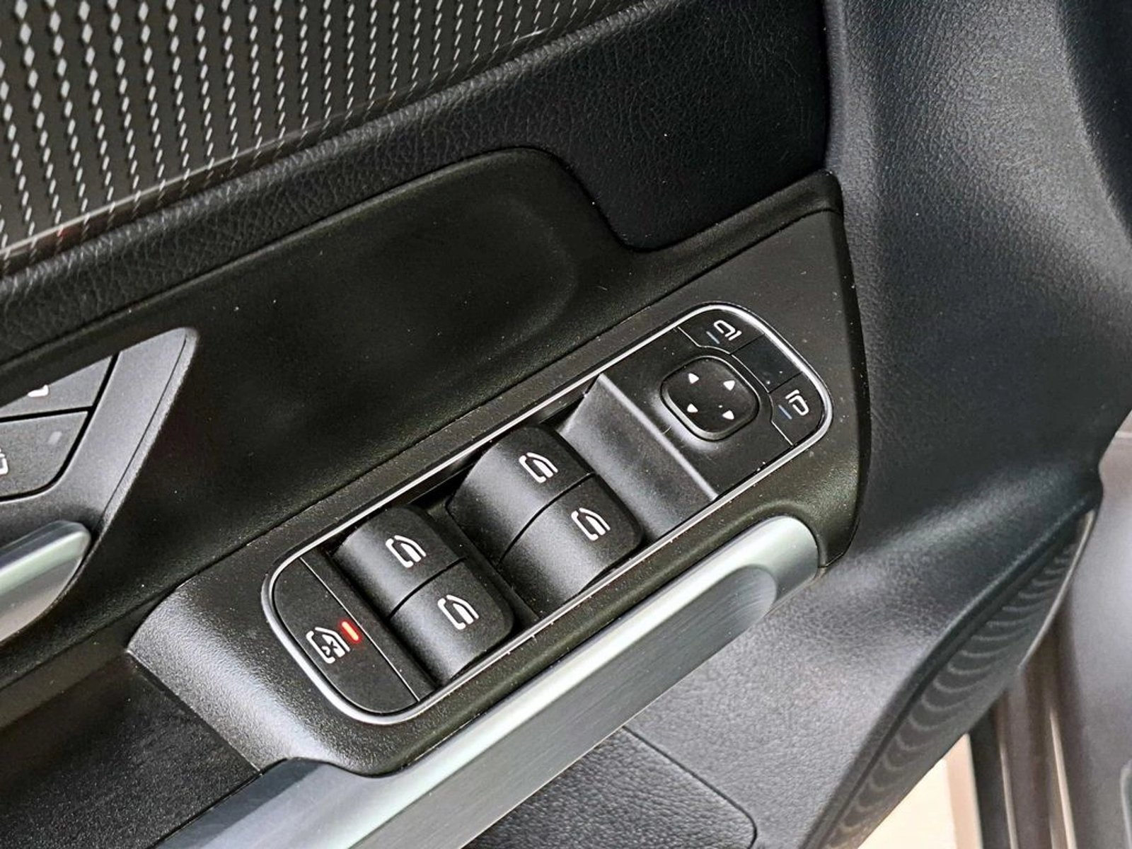 MERCEDES-BENZ GLB 200 AT 2023 - Imagen 9 de 17