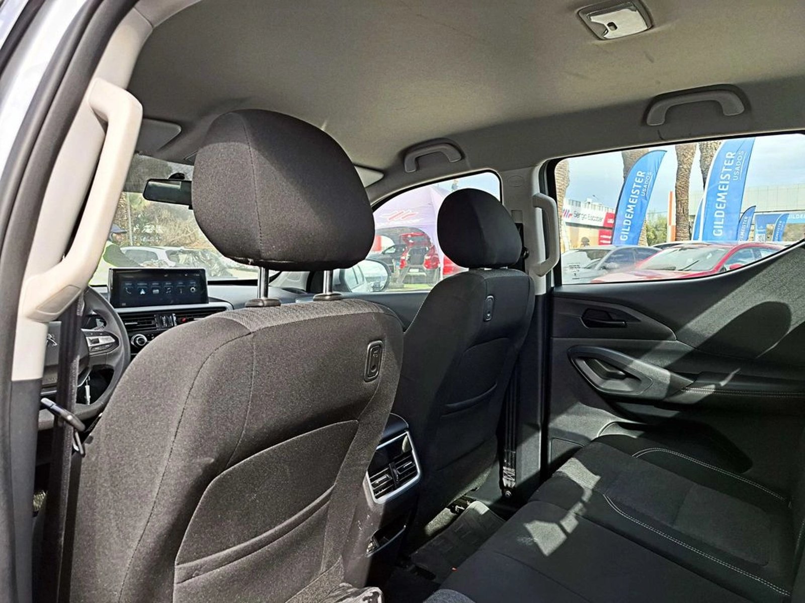 Peugeot LANDTREK 2.2 ACTIVE BLUEHDI DIESEL 4X4 AT 4P 2025 - Imagen 13 de 20
