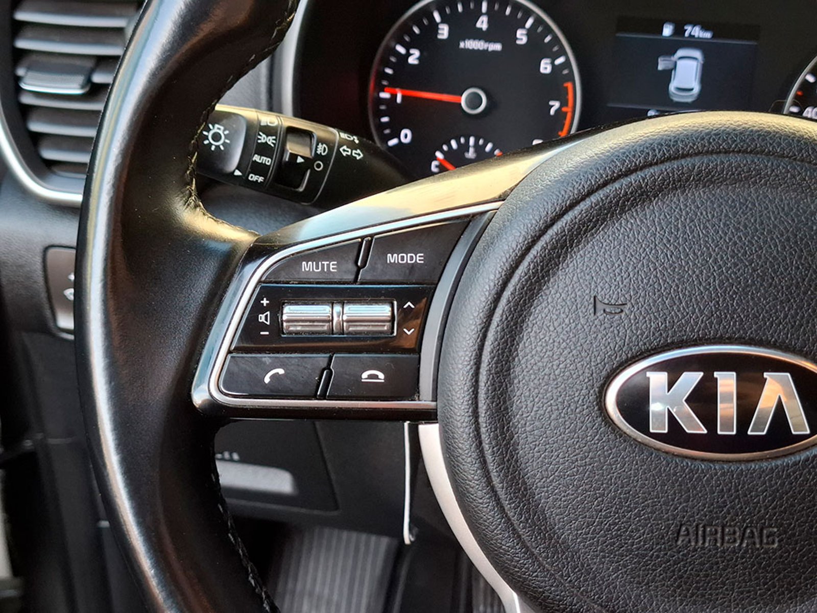 KIA SPORTAGE LX 2.0L GSL 6MT 2WD 2021 - Imagen 11 de 20