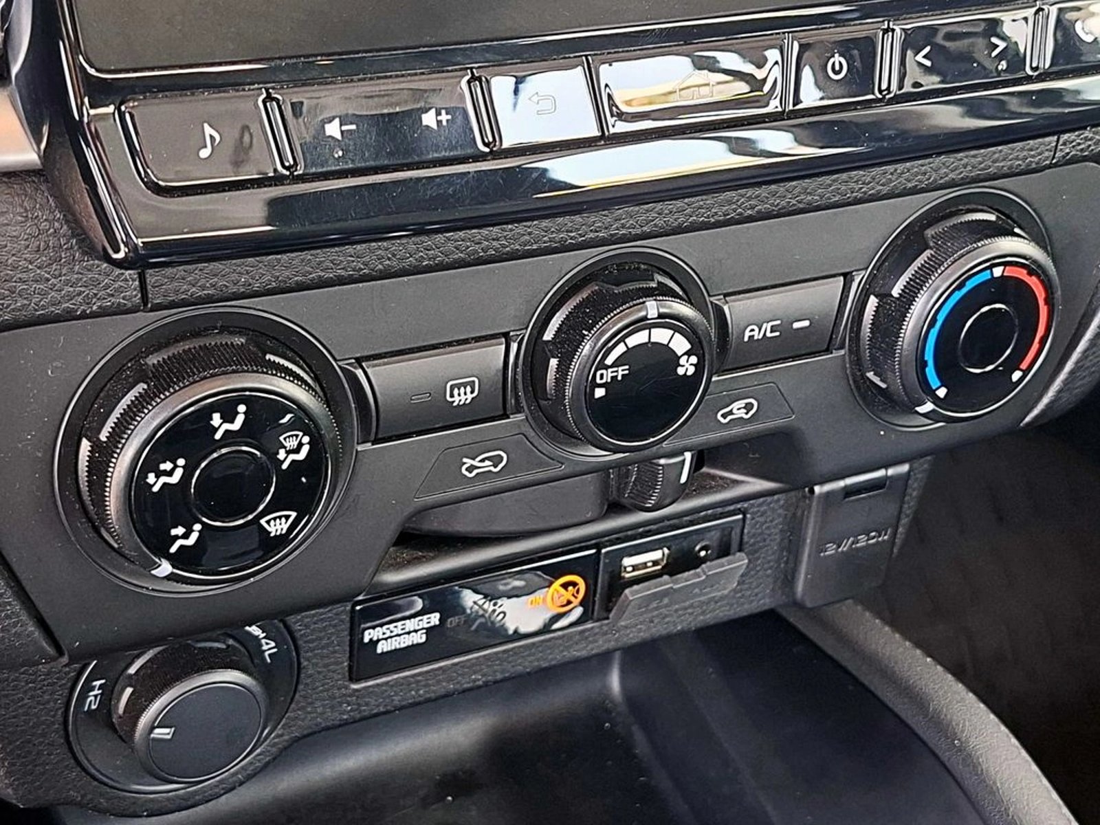MAZDA BT-50 4X4 3.0 AT 2024 - Imagen 17 de 18