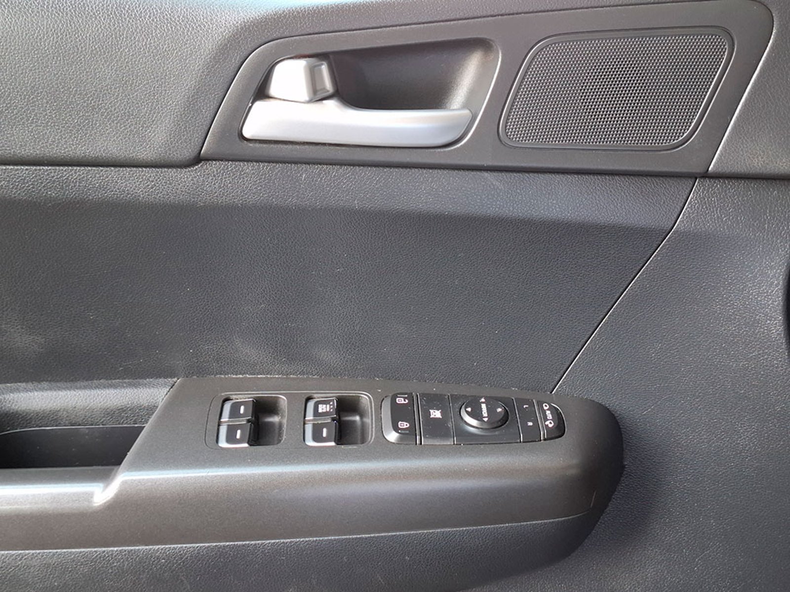 Kia SPORTAGE LX 2.0 GSL 6MT 2WD SPECIAL PACK 2021 - Imagen 19 de 20