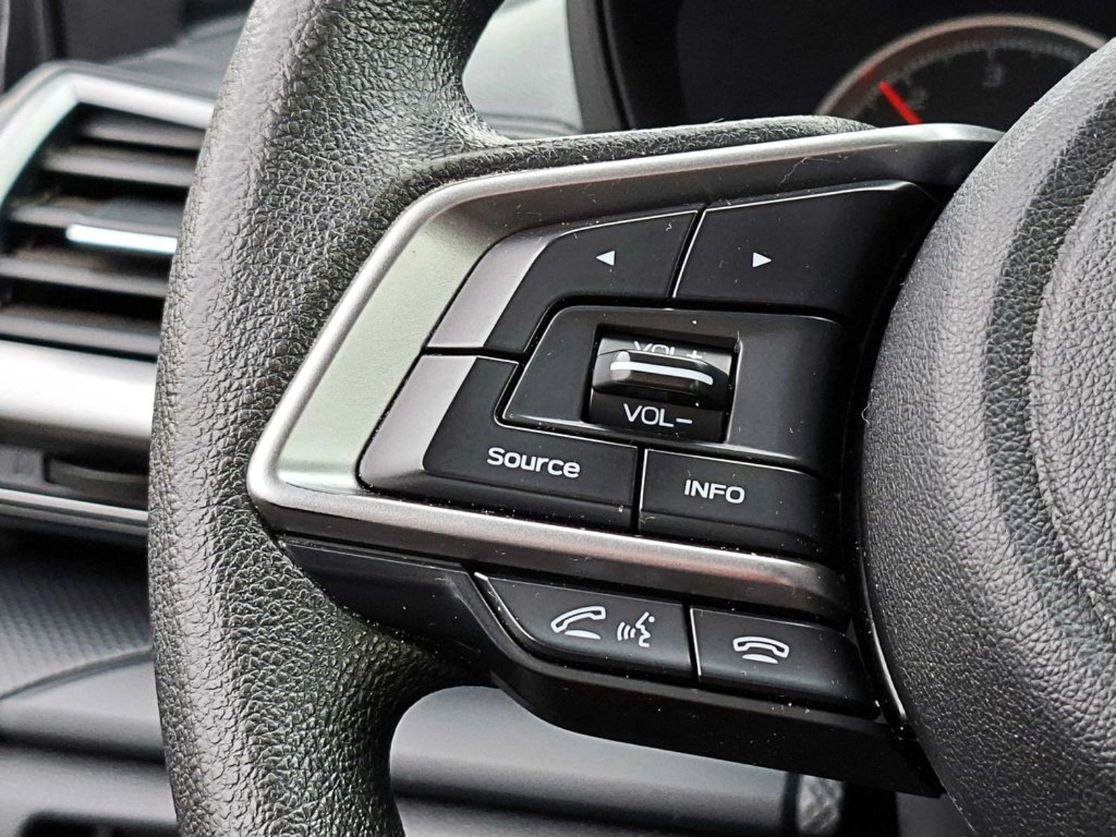 Subaru FORESTER AWD AT 2023 - Imagen 13 de 18