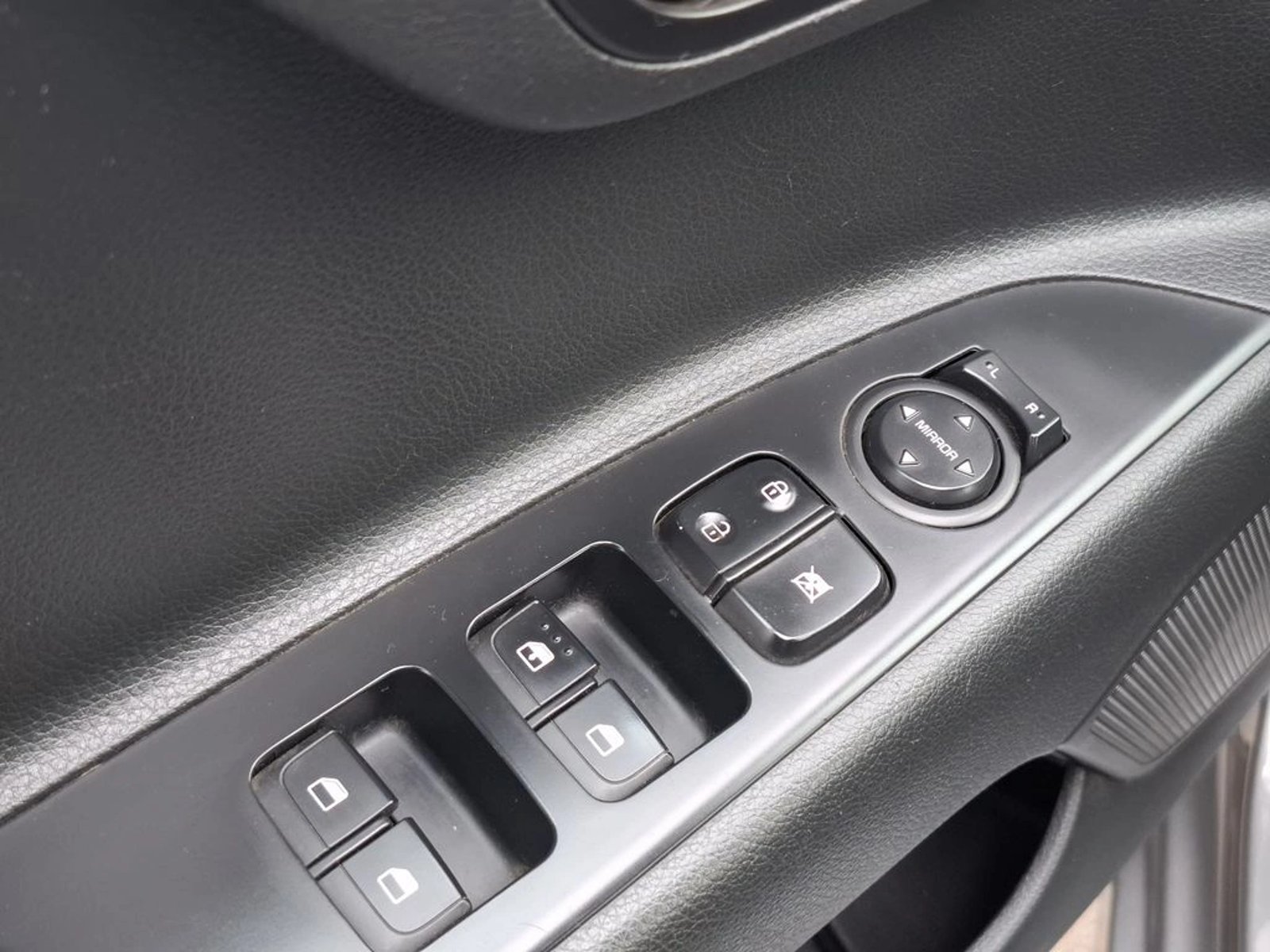 Kia RIO 5 LX 1.4 2022 - Imagen 9 de 18