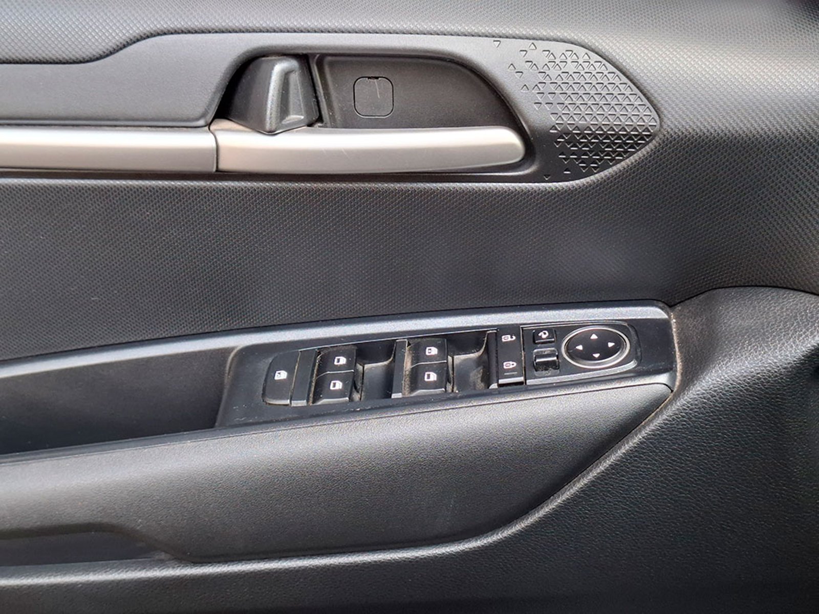 Kia SONET EX 1.5L 6MT RI FULL 2024 - Imagen 19 de 20