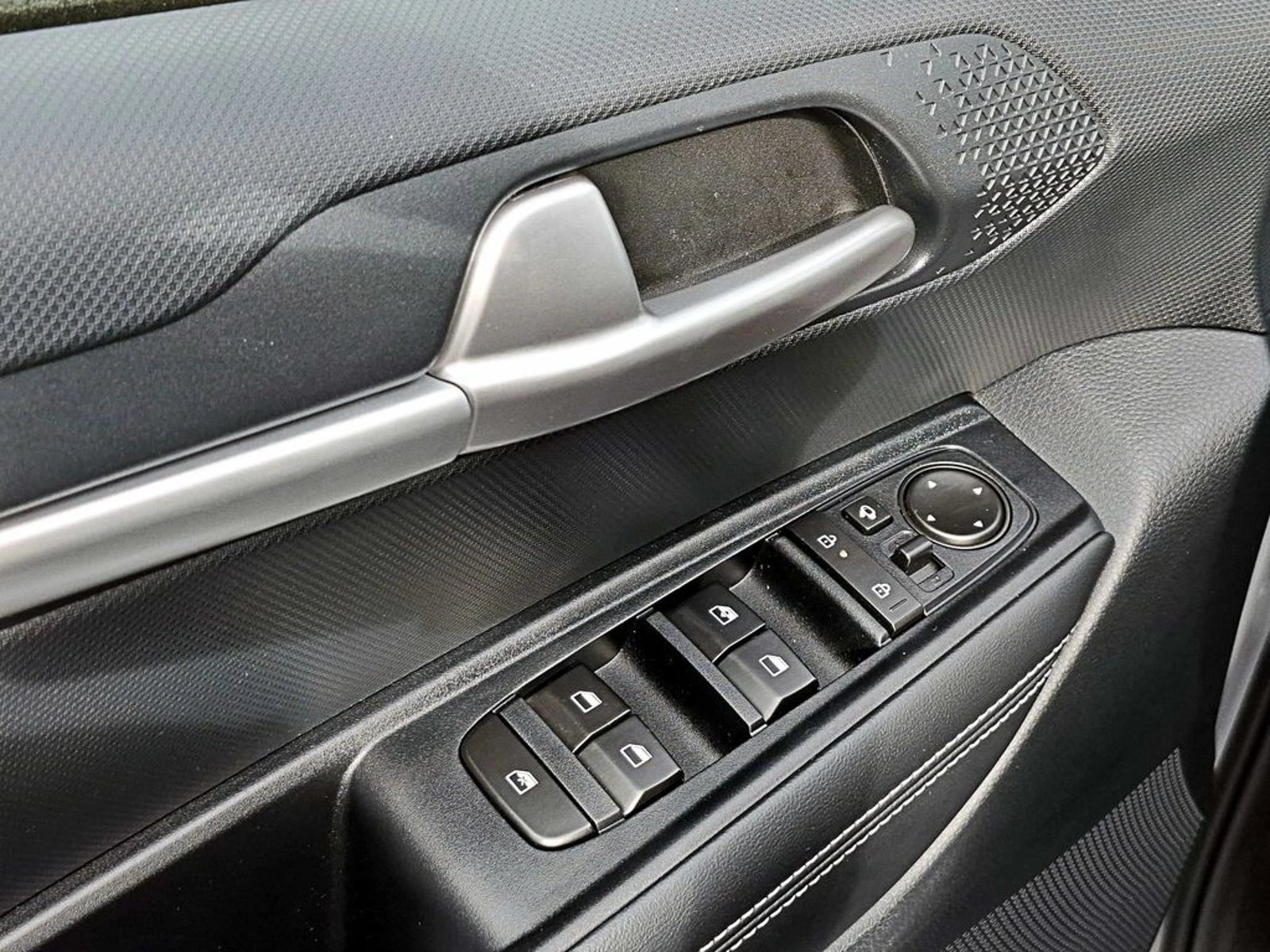 KIA SONET 1.5 AT 5P 2025 - Imagen 9 de 17