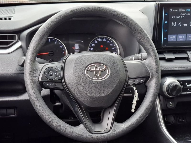 Toyota RAV4 2.0 SUPER LUJO 4X2 AT 5P 2021 - Imagen 12 de 17