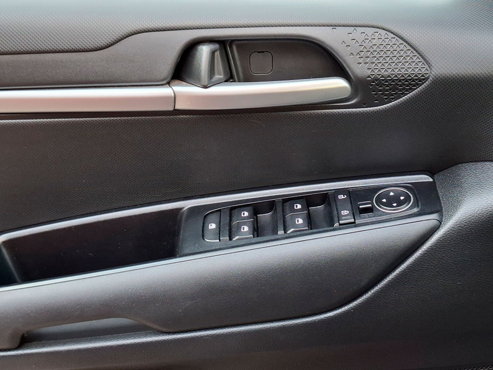 Kia SONET EX 1.5L 6MT ACC PLUS 2023 - Imagen 19 de 20