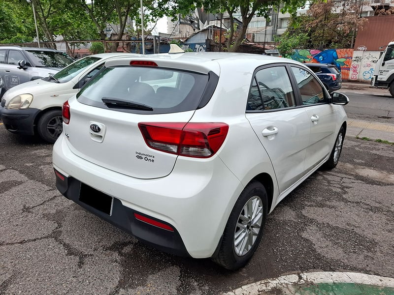 Kia RIO 5 EX 1.6L 6MT FULL 2021 - Imagen 6 de 20