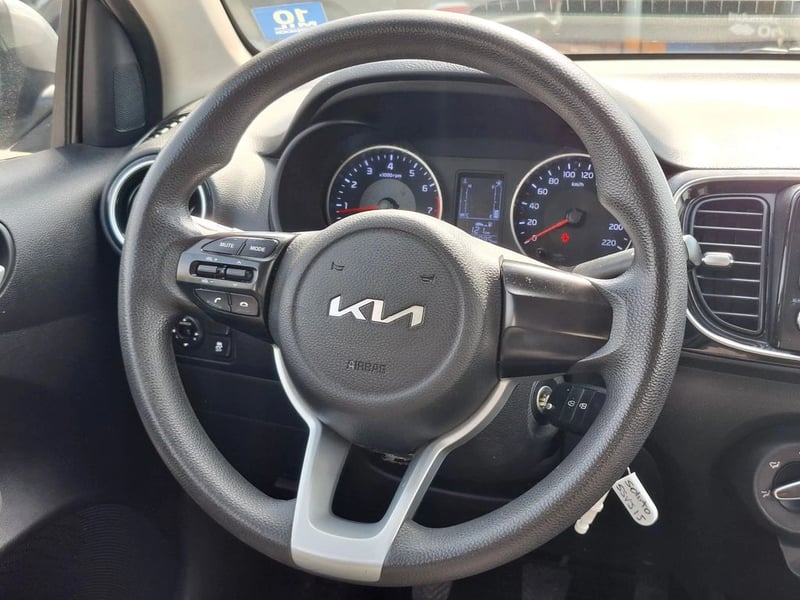 Kia SOLUTO 1.4 2023 - Imagen 13 de 18