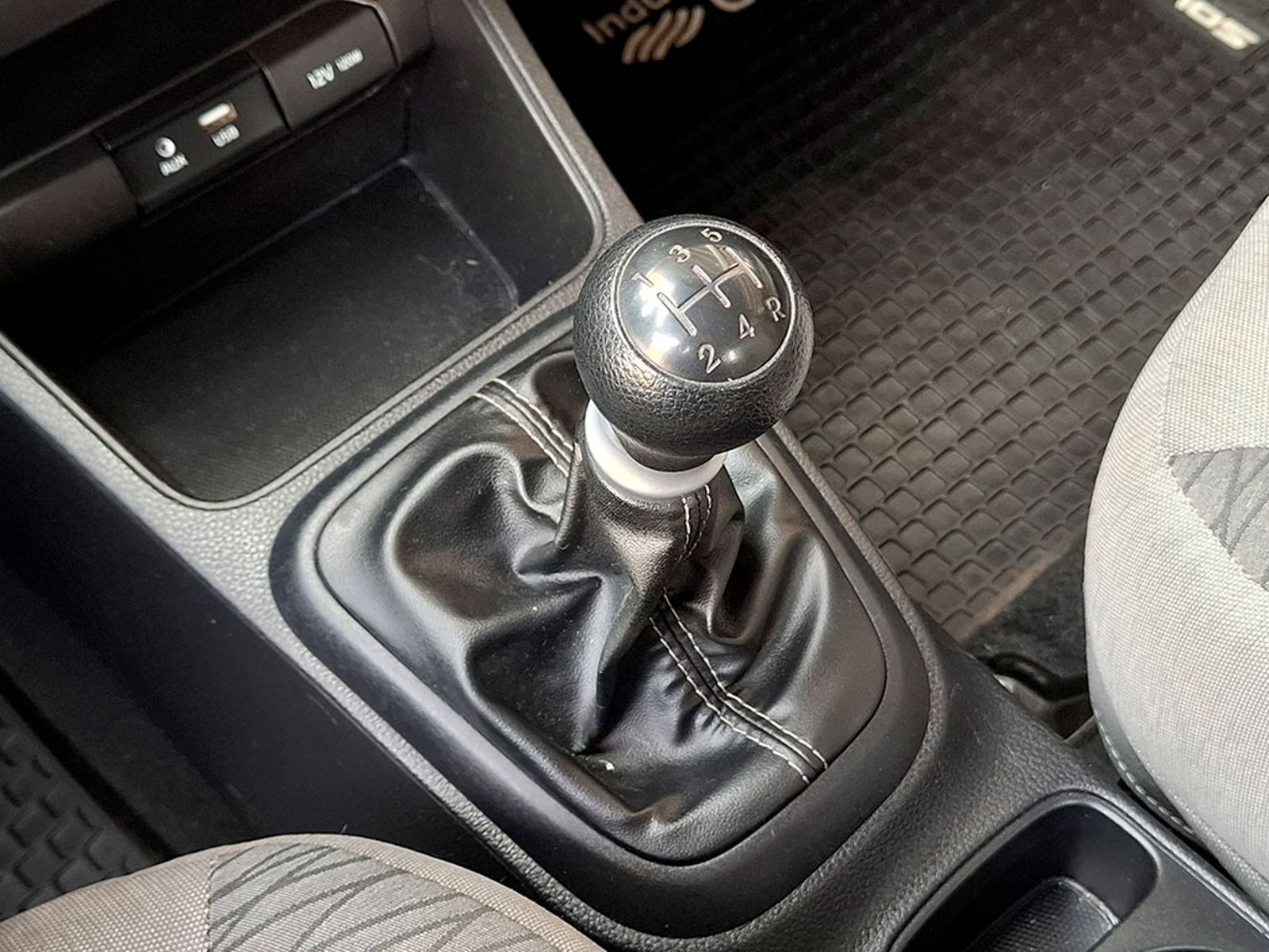 KIA SOLUTO LX 1.4L 5MT AC 2023 - Imagen 16 de 20
