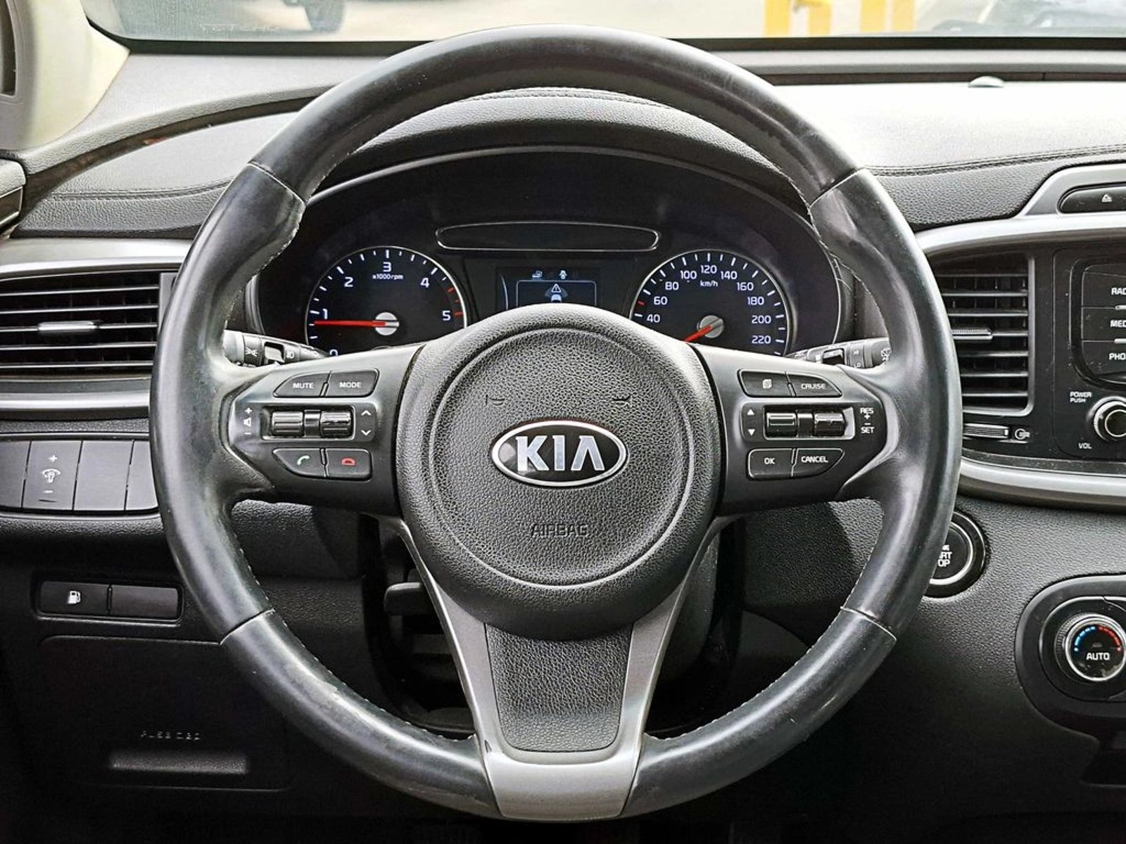 Kia SORENTO 2.2 EX DIESEL 2WD 6MT 5P 2017 - Imagen 13 de 18