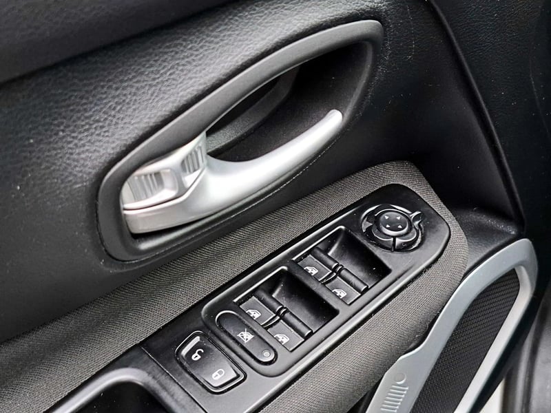 Jeep RENEGADE 1.8 SPORT LX AT 2022 - Imagen 9 de 19