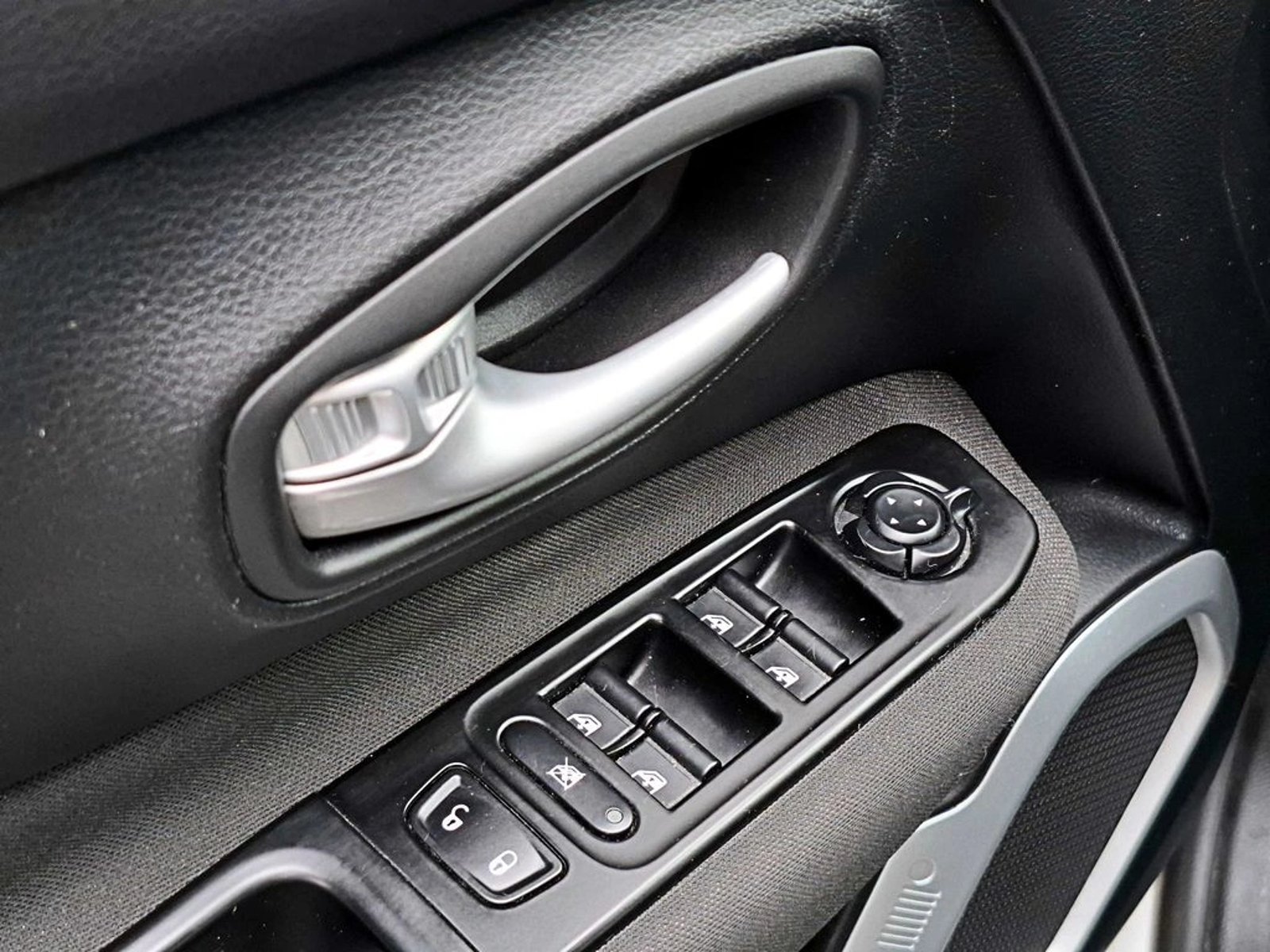 Jeep RENEGADE 1.8 SPORT LX AT 2022 - Imagen 9 de 19