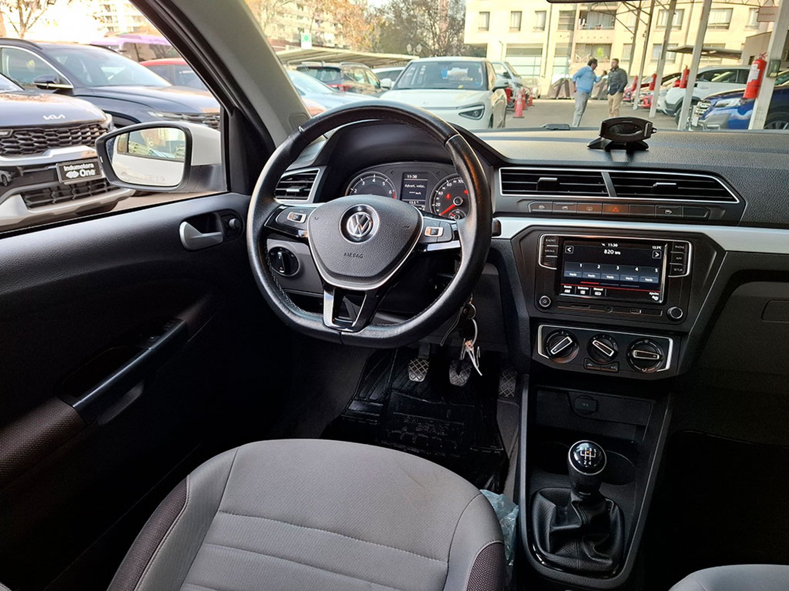 VOLKSWAGEN VOYAGE 1.6 HIGHLINE MT 2022 - Imagen 9 de 20