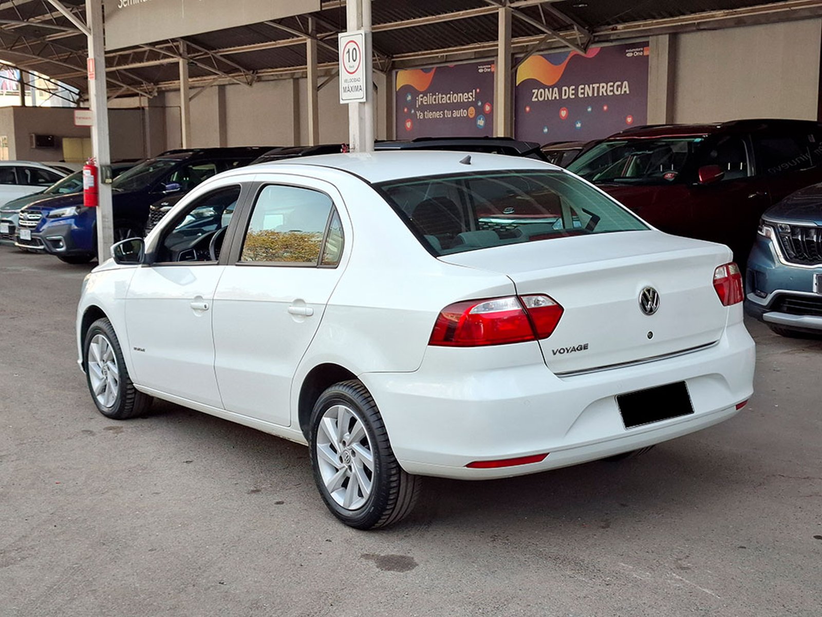 VOLKSWAGEN VOYAGE 1.6 HIGHLINE MT 2022 - Imagen 4 de 20