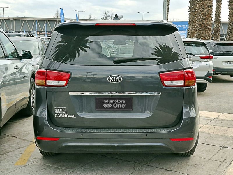 Kia GRAND CARNIVAL EX 3.3 AT 2018 - Imagen 6 de 19