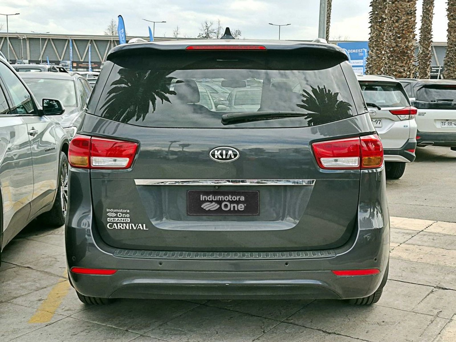 Kia GRAND CARNIVAL EX 3.3 AT 2018 - Imagen 6 de 19