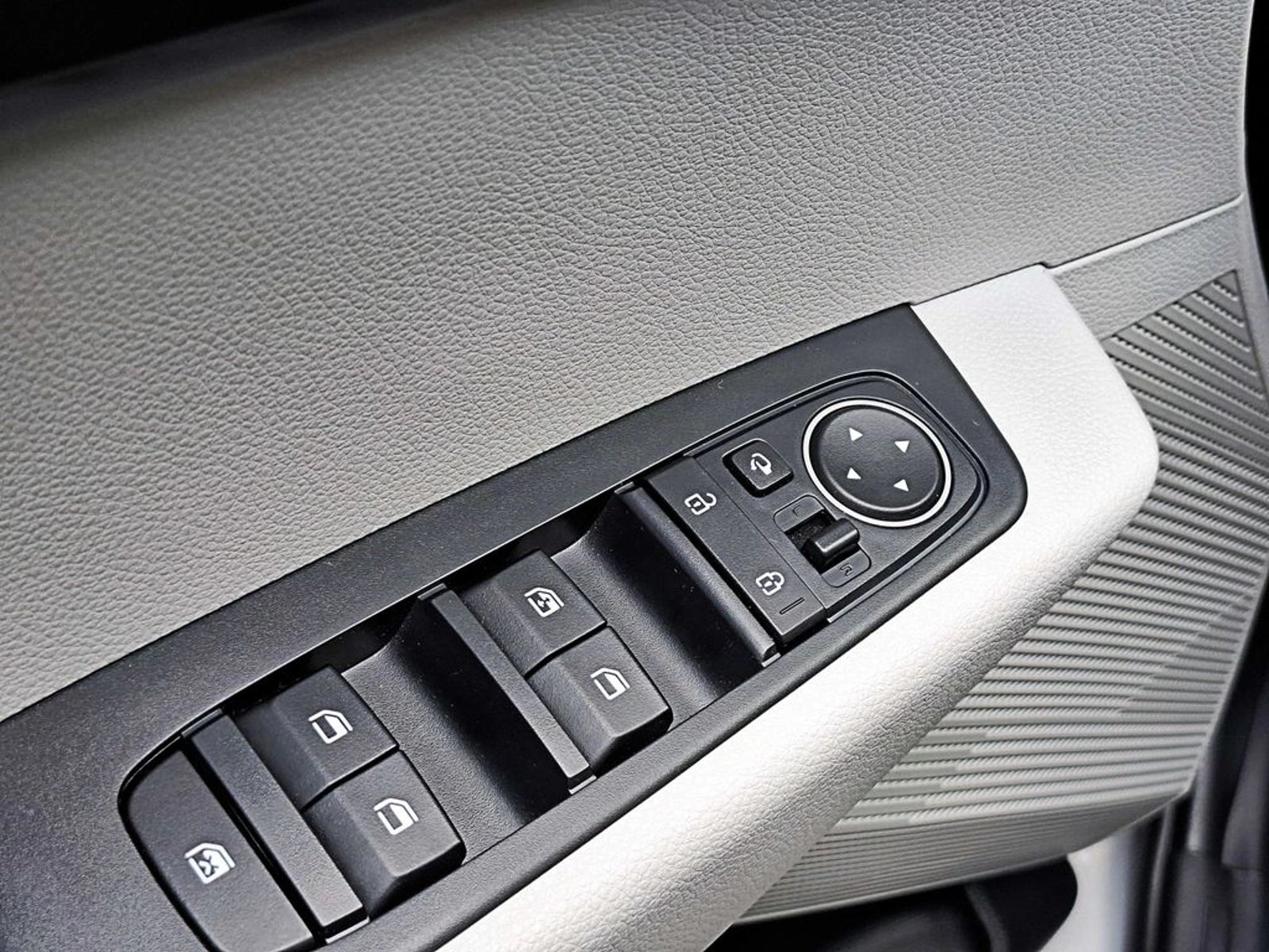 Kia CARENS EX 1.5 AT 2026 - Imagen 9 de 17