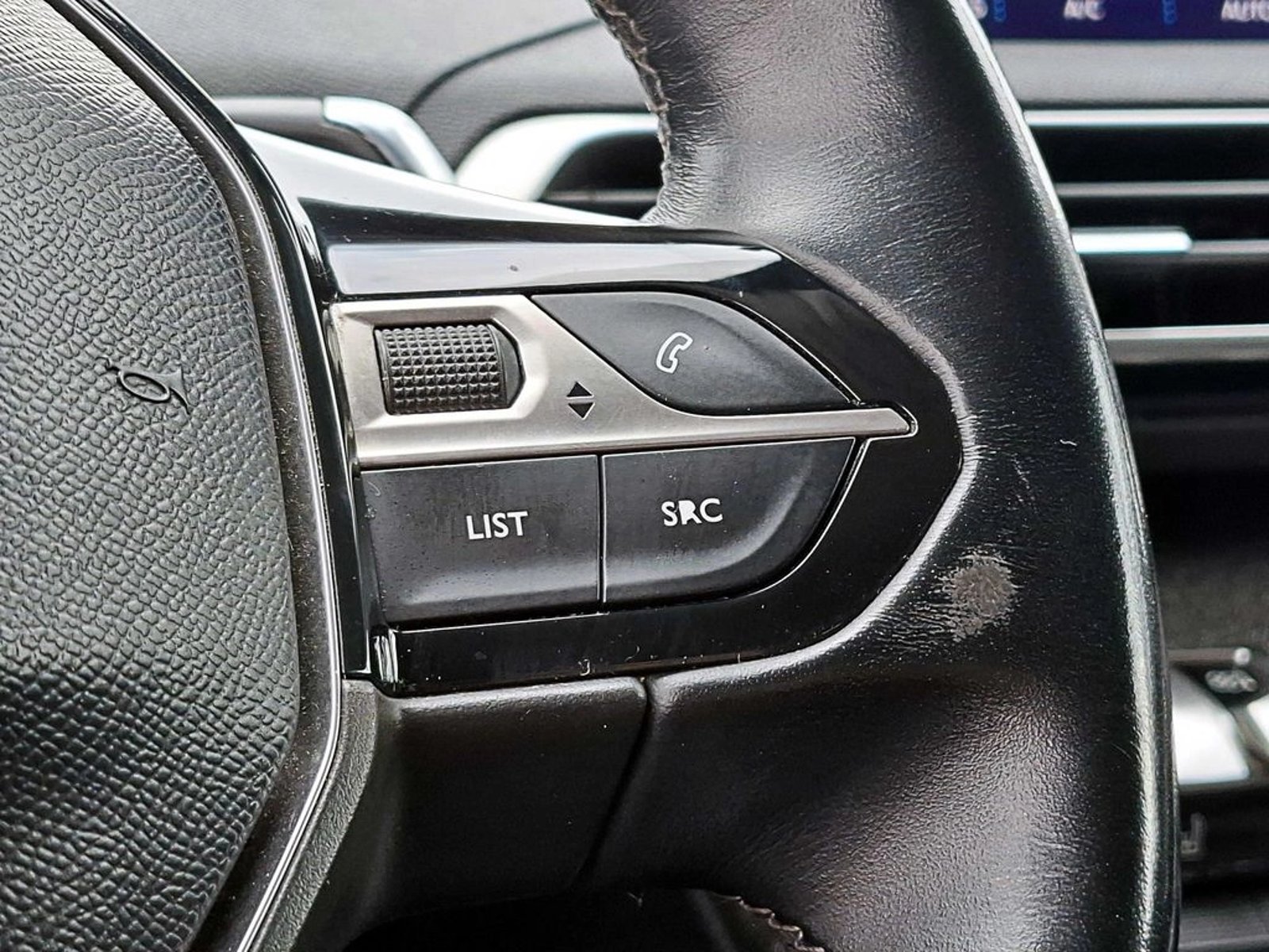 Peugeot 3008 1.6 ALLURE BLUE-HDI  5P 2018 - Imagen 14 de 16