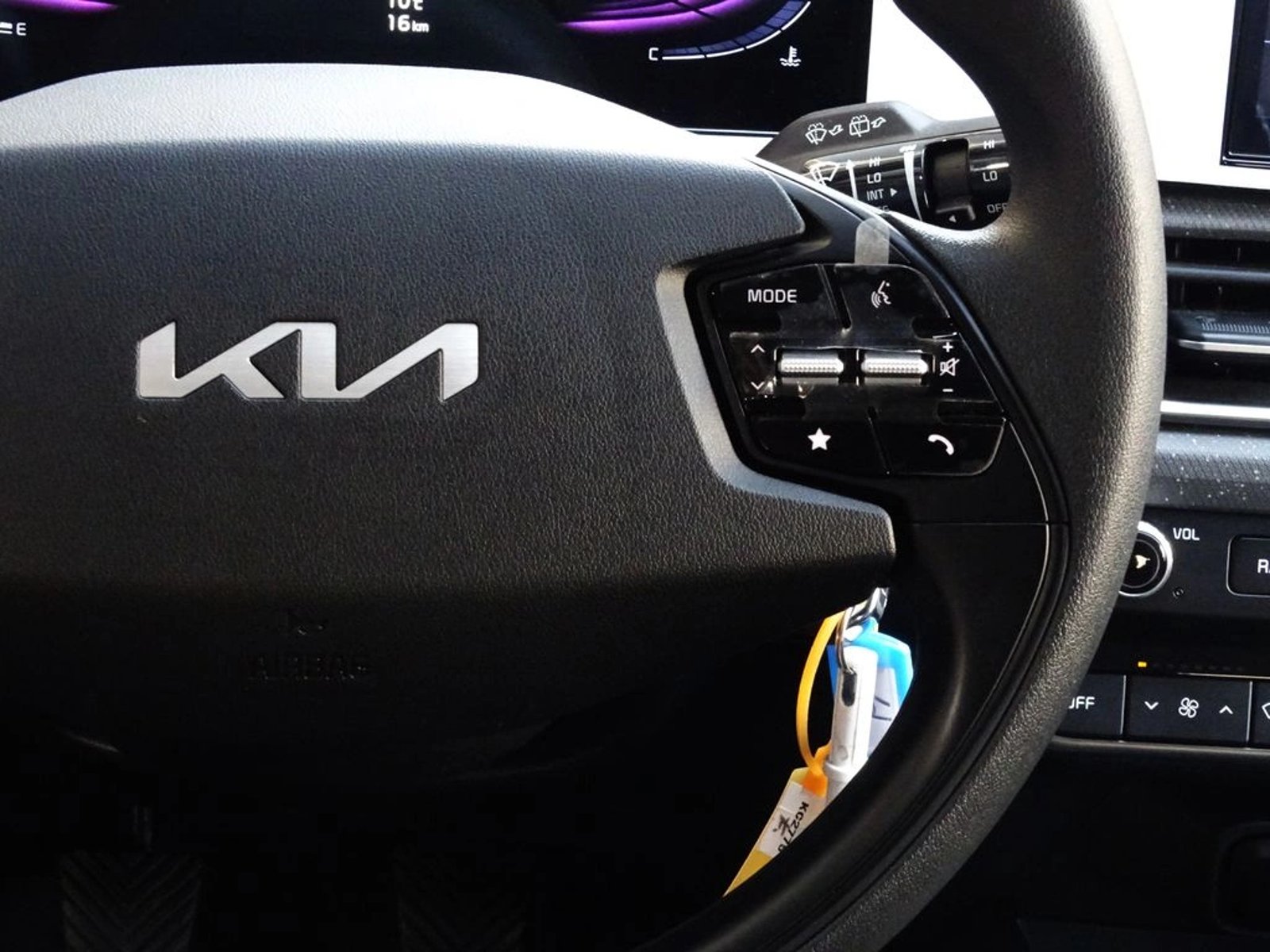 KIA K3 CROSS EX 1.6L 6MT 2025 - Imagen 14 de 20