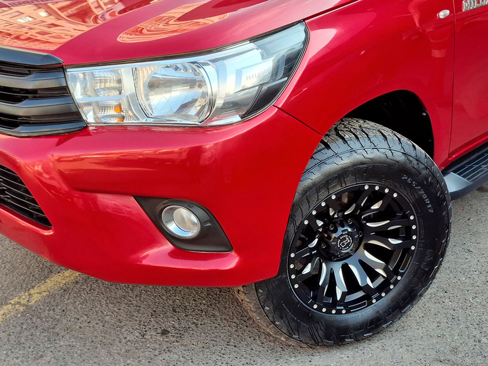 TOYOTA HILUX D CAB DX 4X4 2.4 2023 - Imagen 7 de 20