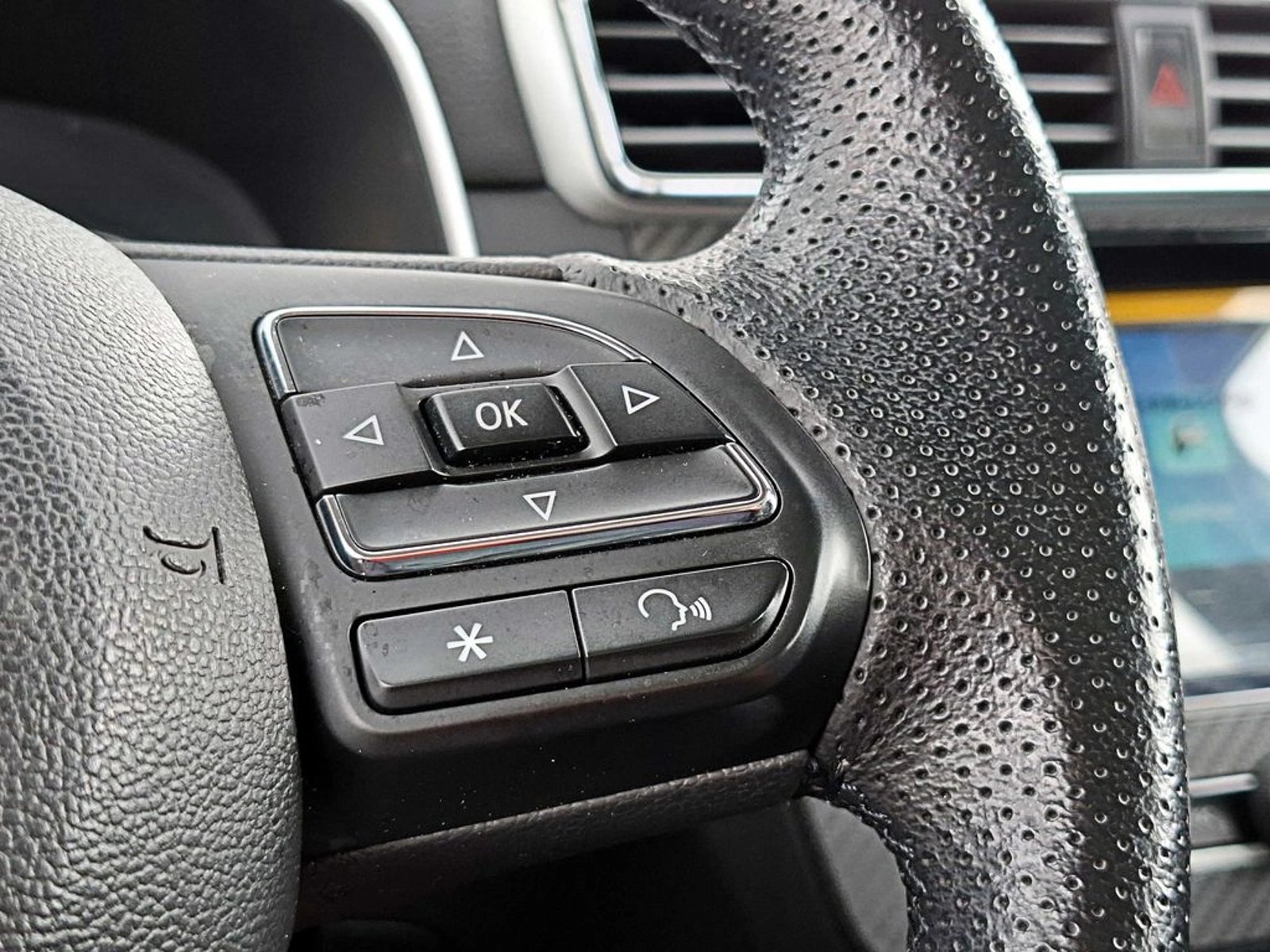 MG ZS 1..5 COMFORT 4X2 AT 5P 2023 - Imagen 14 de 17