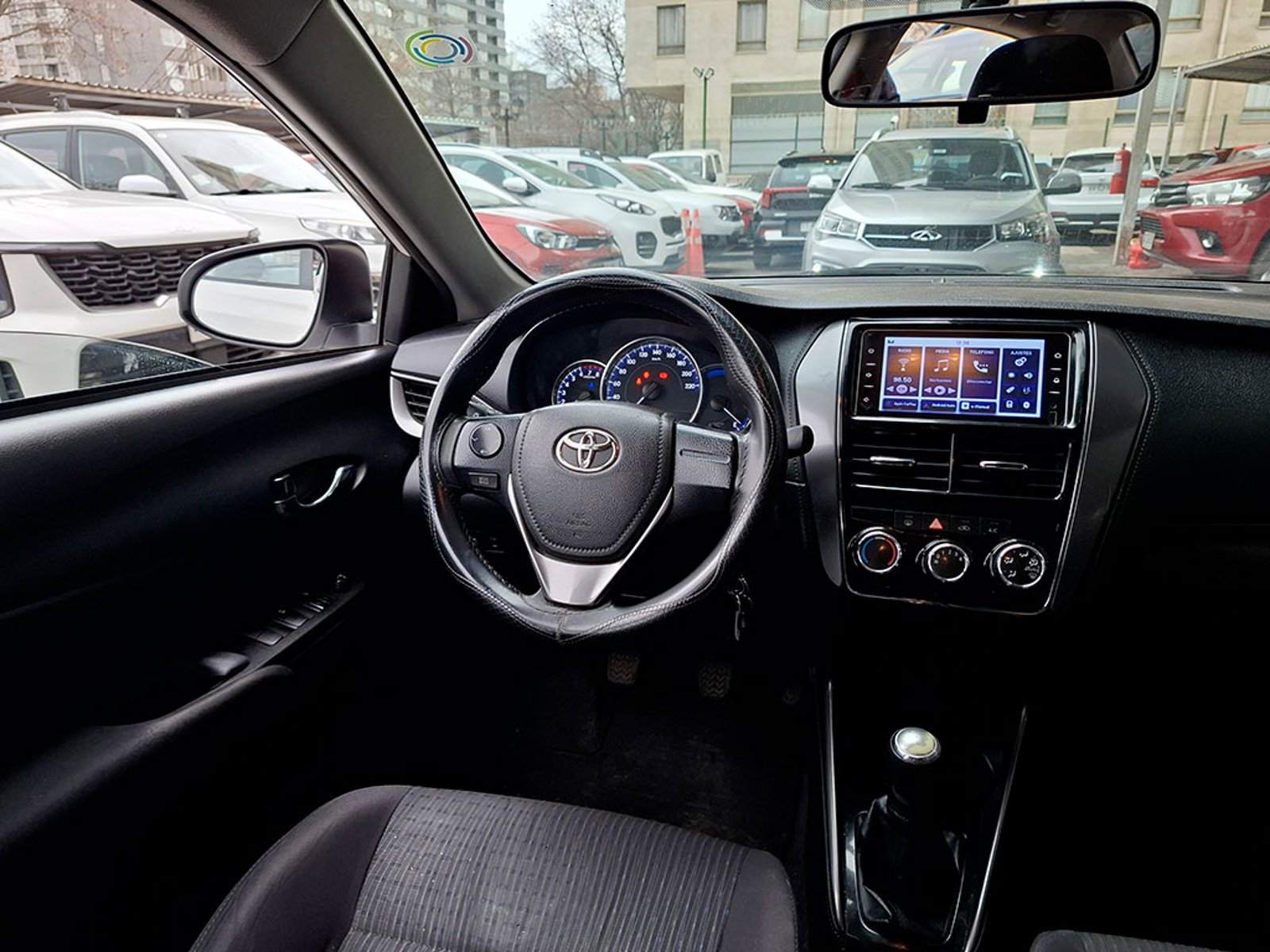 Toyota YARIS SEDAN 1.5 XLI C 2022 - Imagen 9 de 20