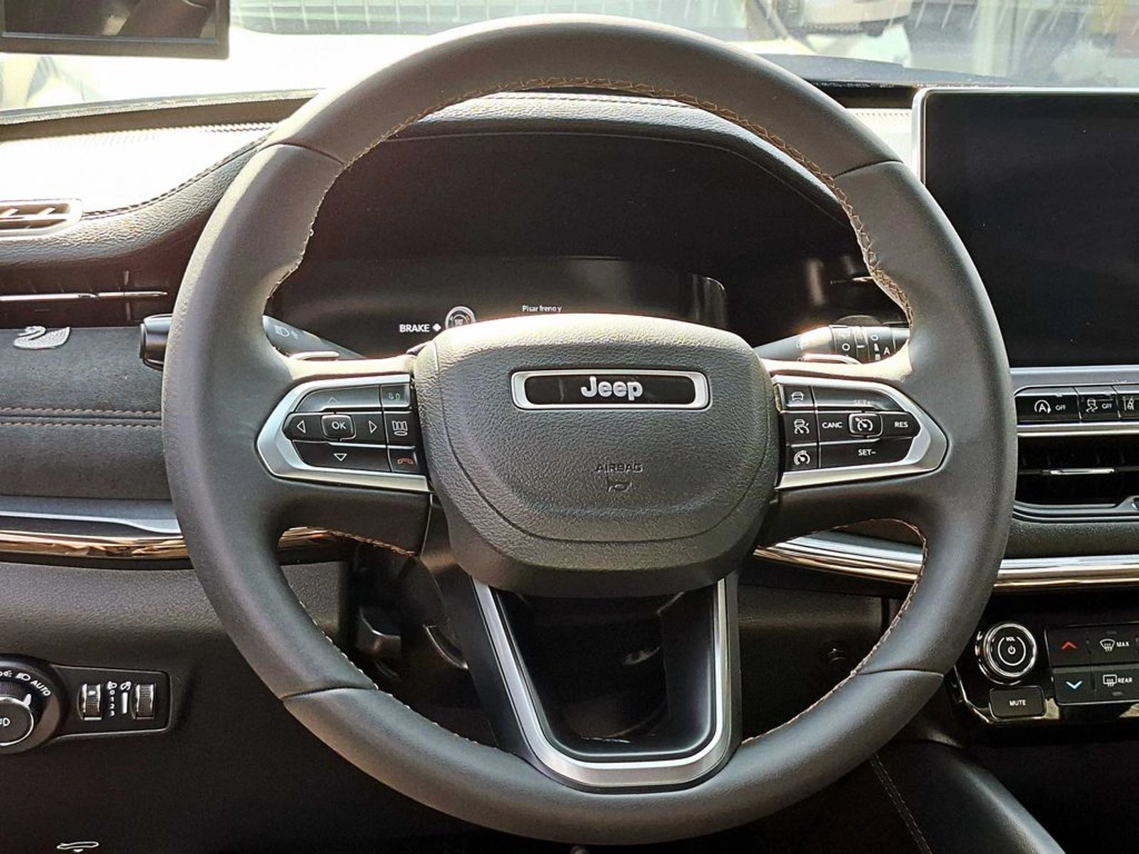 JEEP COMMANDER 1.3 LIMITED AT 2026 - Imagen 13 de 19