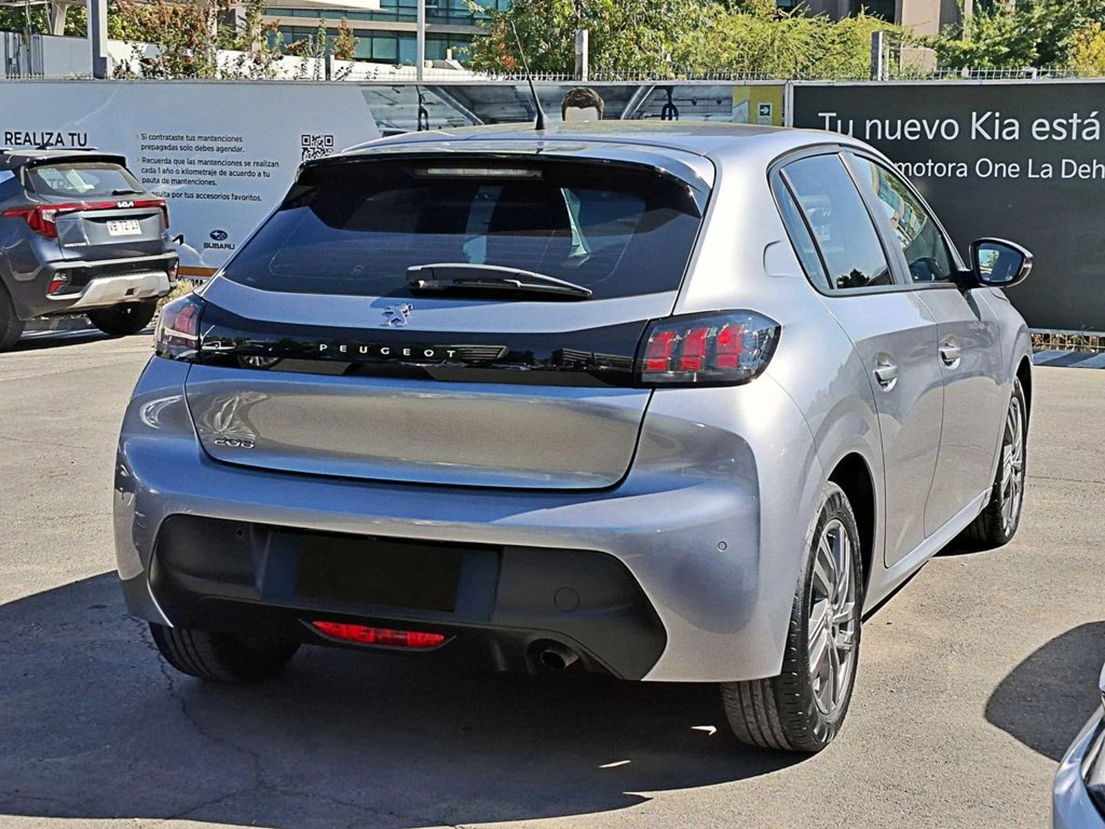 Peugeot 208 PURETECH 75 1.2 2022 - Foto 5 de 18