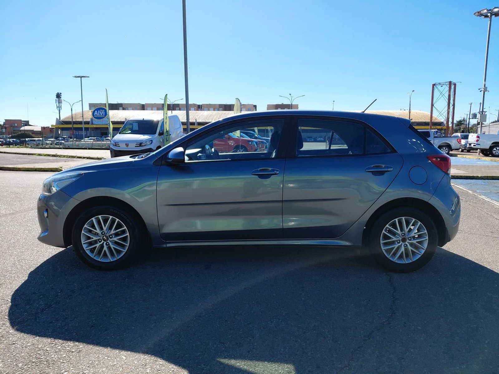 Kia Rio 5 1.6 Ex Special Pack 4x2 6mt 5p 2021 - Foto 4 de 8