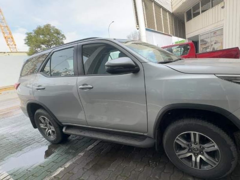 Toyota Fortunner 2.8 Sr5 Tdi Diesel 4x4 Mt 5p 2024 - Imagen 3 de 5