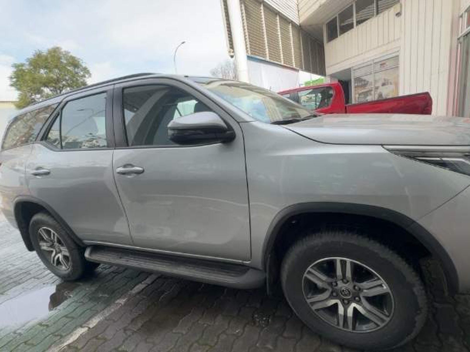 Toyota Fortunner 2.8 Sr5 Tdi Diesel 4x4 Mt 5p 2024 - Foto 3 de 5