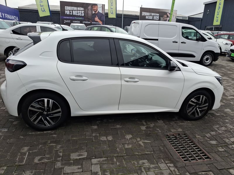 Peugeot 208 1.2 Puretech Allure Pack 130 4x2 Eat8 5p 2024 - Imagen 7 de 8