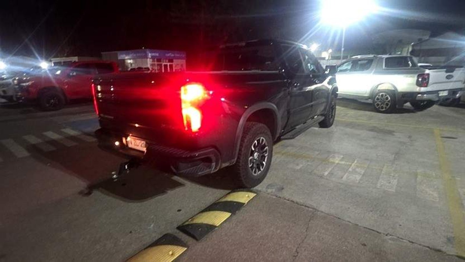 Chevrolet Silverado 6.2 Zr2 R 4x4 At 4p 2025 - Foto 4 de 8