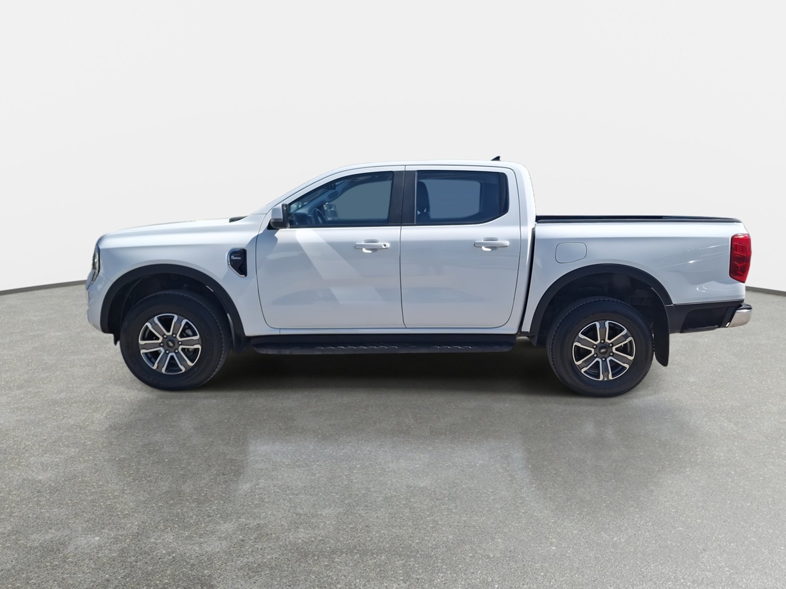 Ford Ranger 2.0 Xlt Diesel 4x2 Dob. Cab. At 4p 2026 - Foto 4 de 8