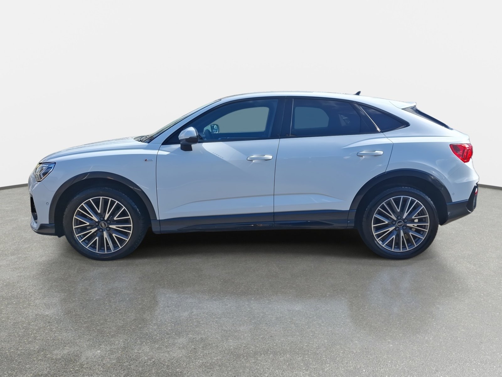 Audi Q3 1.5 35 Tfsi S-line Sportback 4x2 S-tronic At 5p 2026 - Foto 4 de 8