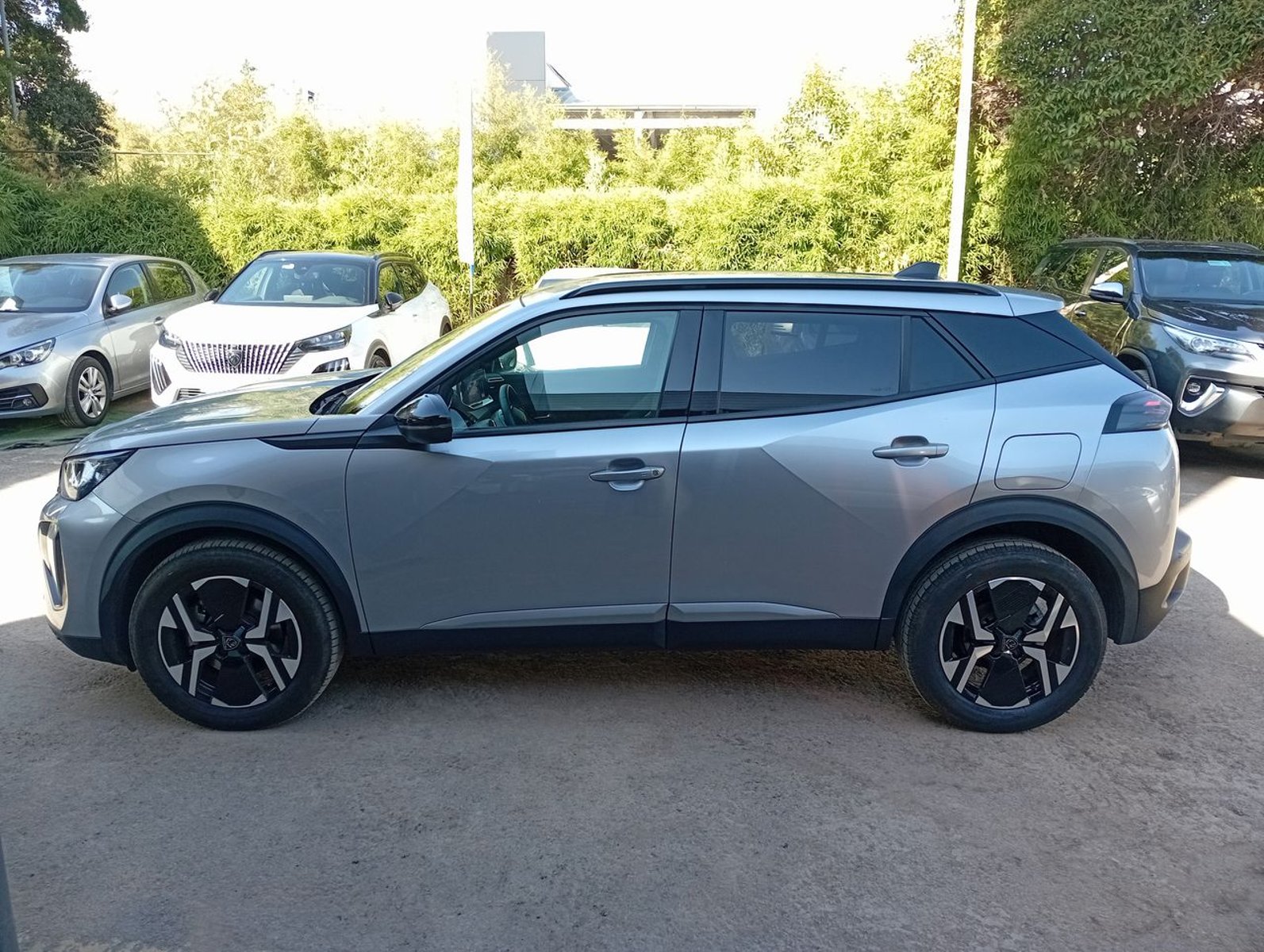 Peugeot 2008 1.5 Allure Pack Bluehdi 130hp Diesel 4x2 Eat8 5p 2024 - Foto 4 de 8