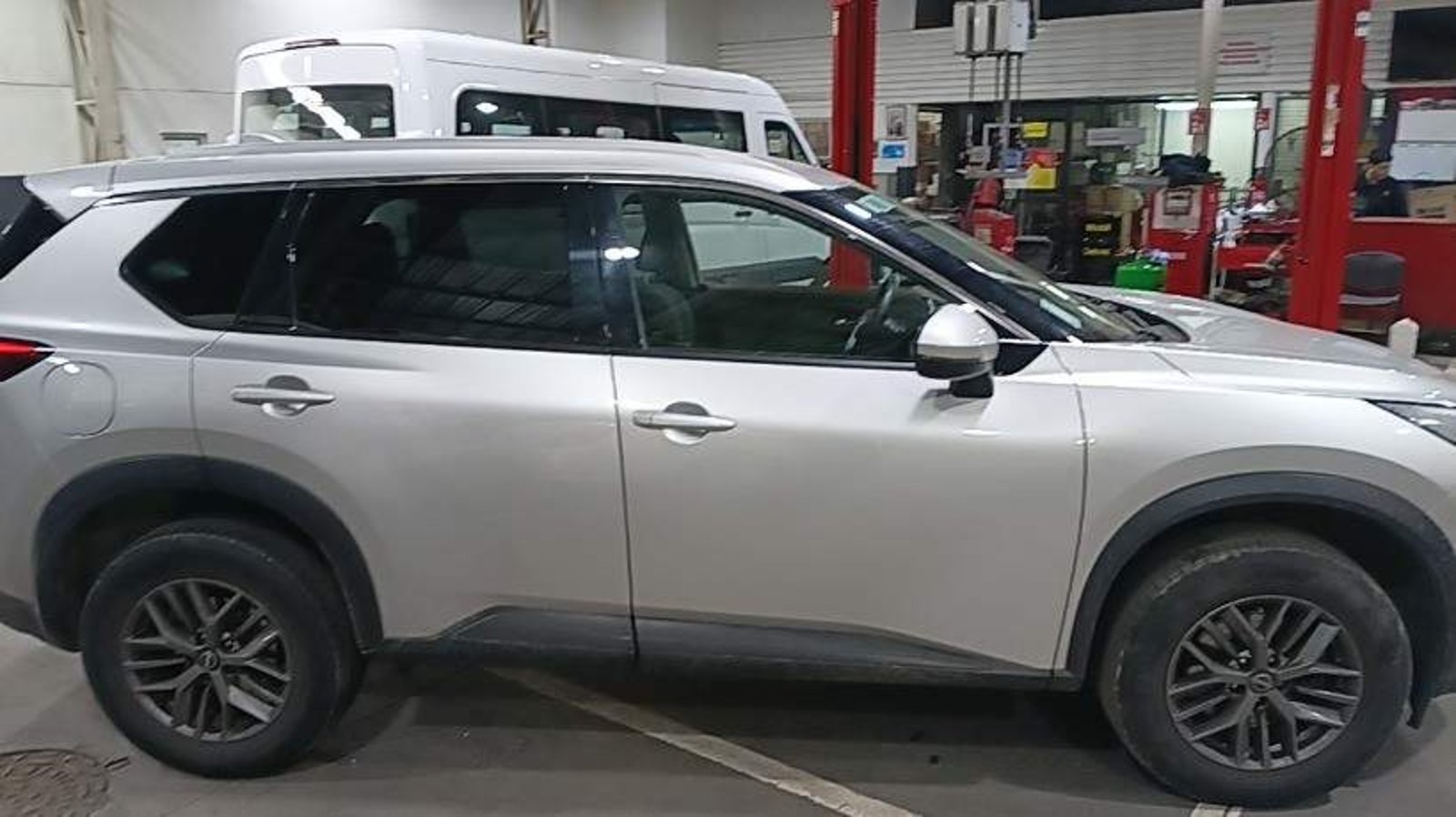 Nissan X-trail 2.5 Sense 4x2 3row Cvt At 5p 2024 - Imagen 3 de 5