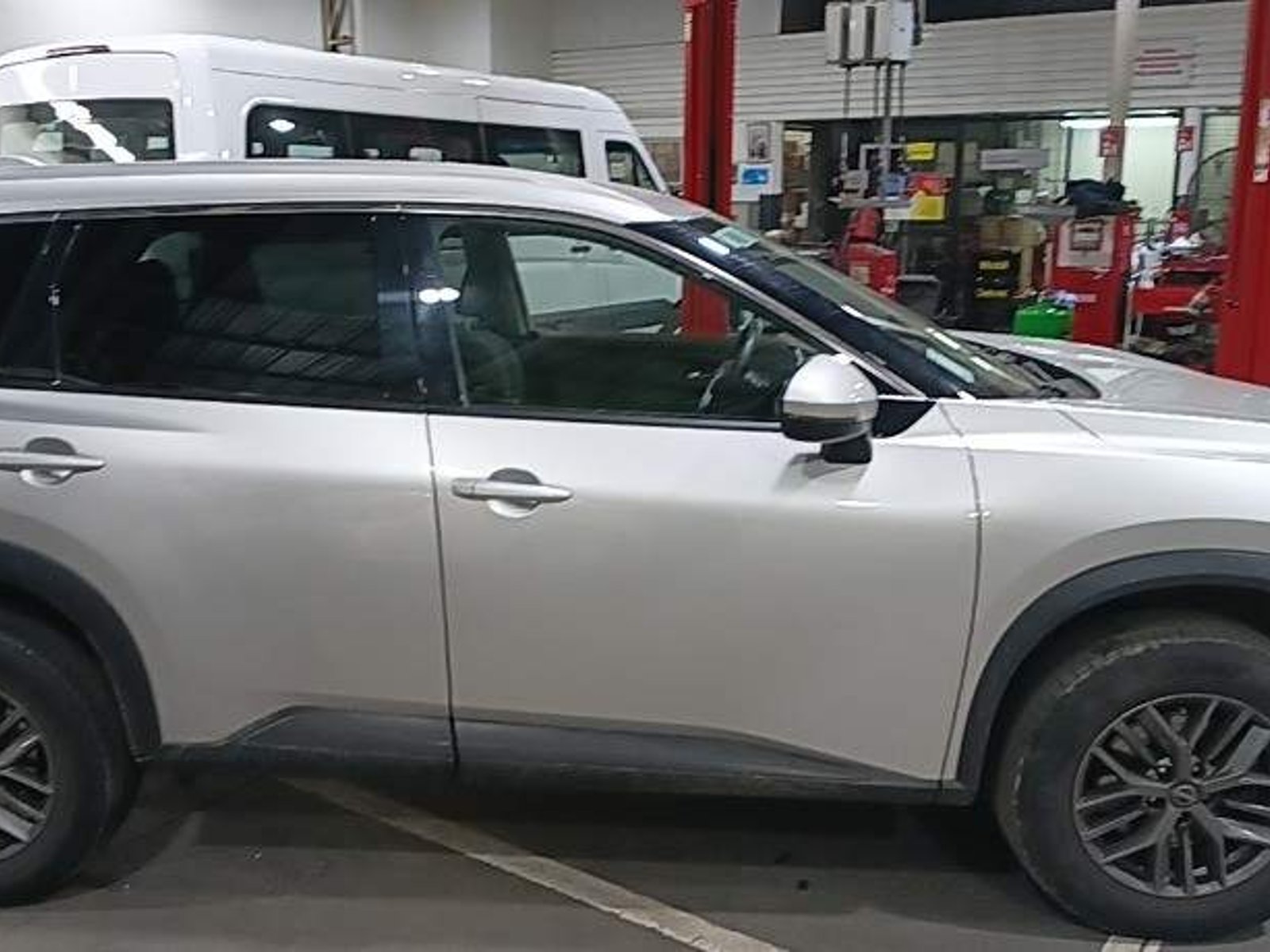 Nissan X-trail 2.5 Sense 4x2 3row Cvt At 5p 2024 - Foto 3 de 5