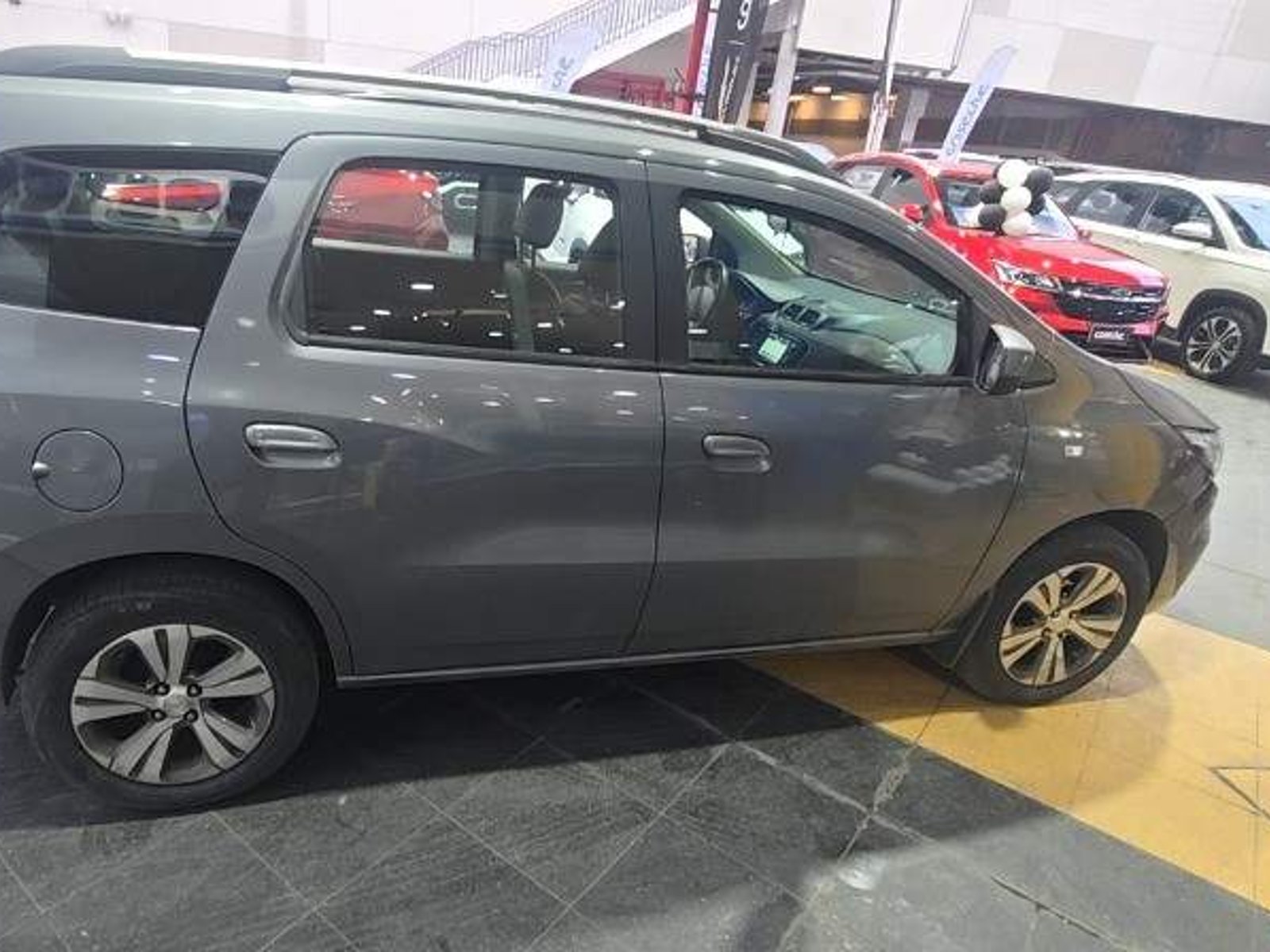Chevrolet Spin 1.8 Ltz 4x2 Mt 5p 2019 - Foto 2 de 4