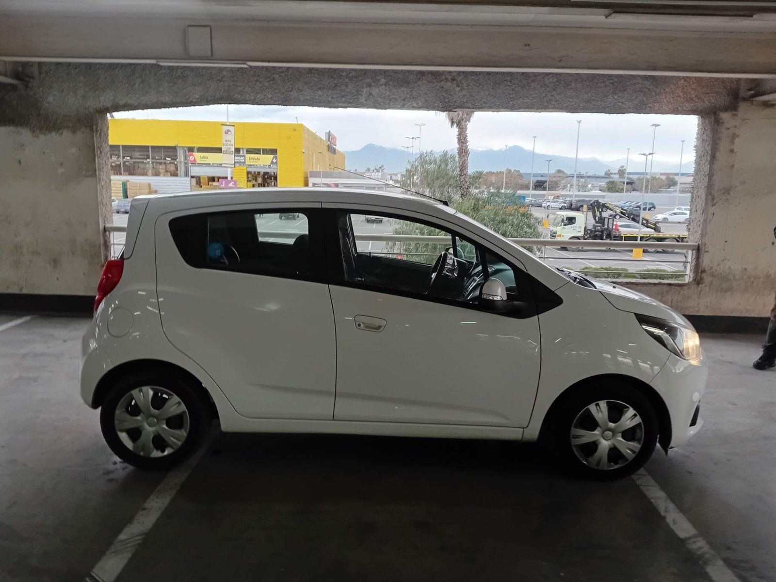 Chevrolet Spark Gt 1.2 Lt 4x2 Ac Mt 5p 2021 - Foto 3 de 5