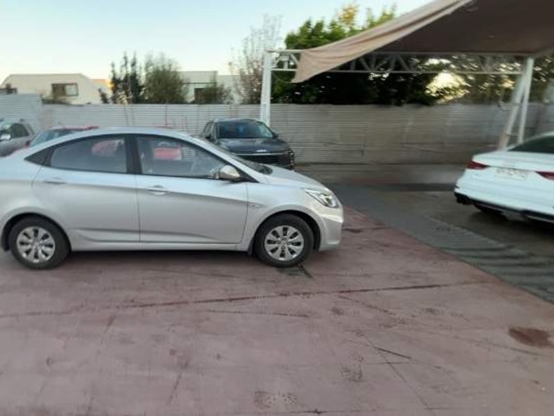 Hyundai Accent 1.4 Gl Rb 4x2 Sdn 2ab Ac Abs At 4p 2016 - Imagen 3 de 5