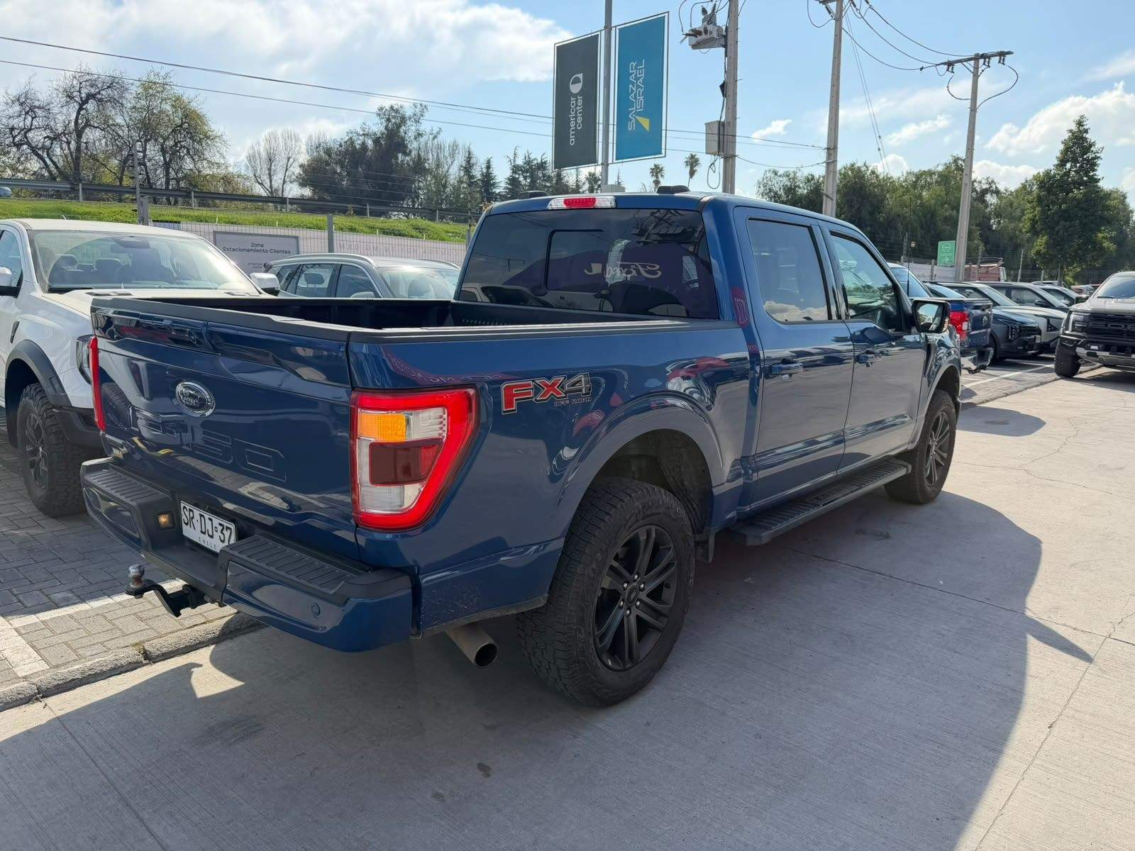 Ford F-150 5.0 Lariat Sport Cc Dob. Cab. 4x4 At 4p 2023 - Foto 4 de 5