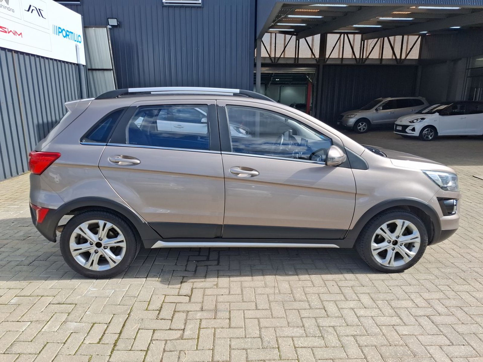 Baic X25 1.5 Comfortable 4x2 Ab Mt 5p 2020 - Imagen 8 de 8