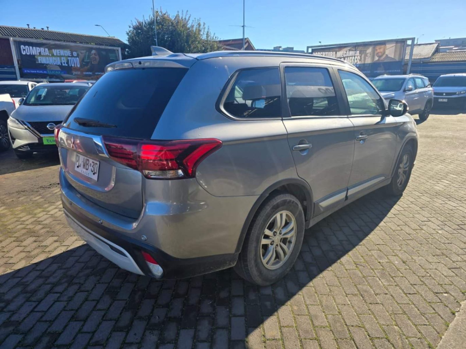 Mitsubishi Outlander 2.0 4x2 At 5p 2021 - Foto 4 de 8